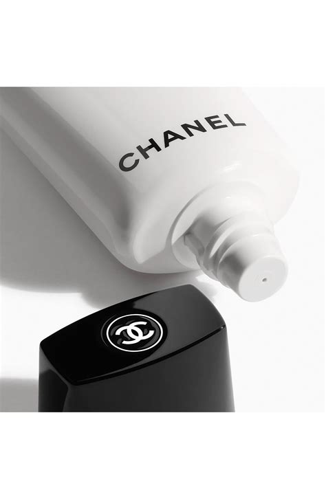 la base chanel|Chanel la base primer.